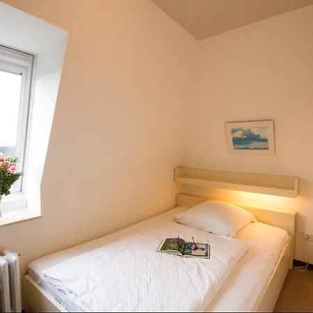 Haus Therese *feodora* Апартаменты Витдюн